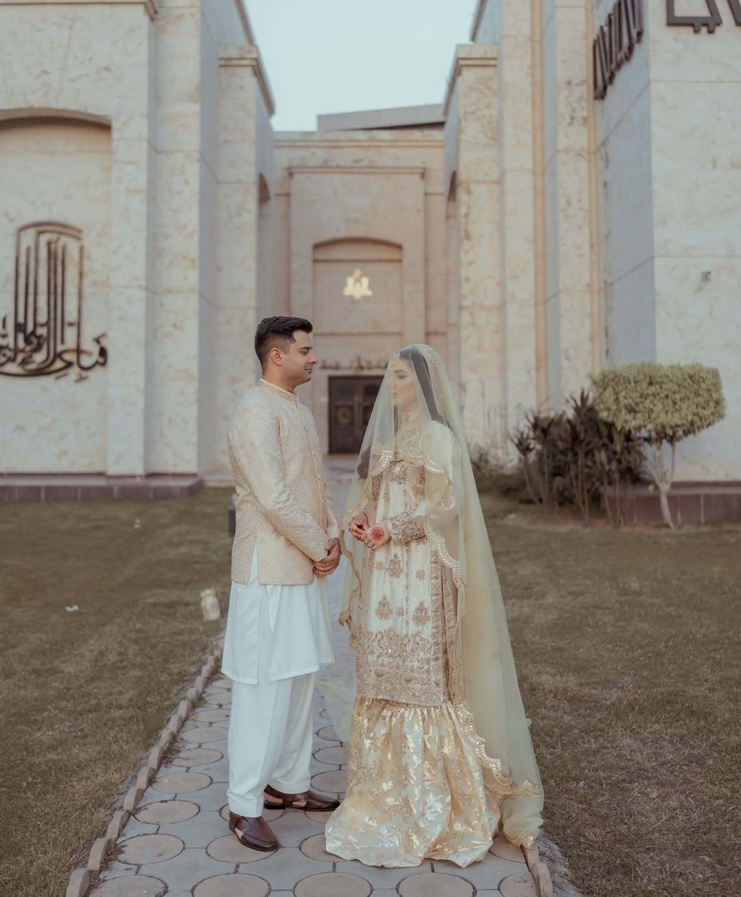 Luxury Ivory Nikkah Dupatta Veil with Scalloped Gold Border & Mirror-Style Detailing – Pakistani Muslim Bridal Wedding Dupatta - Image 2