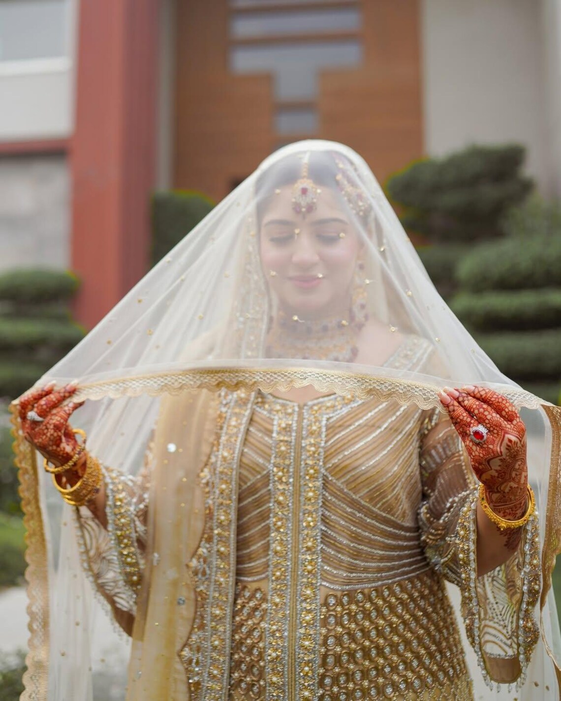 Luxury Pearl Bridal Veil USA