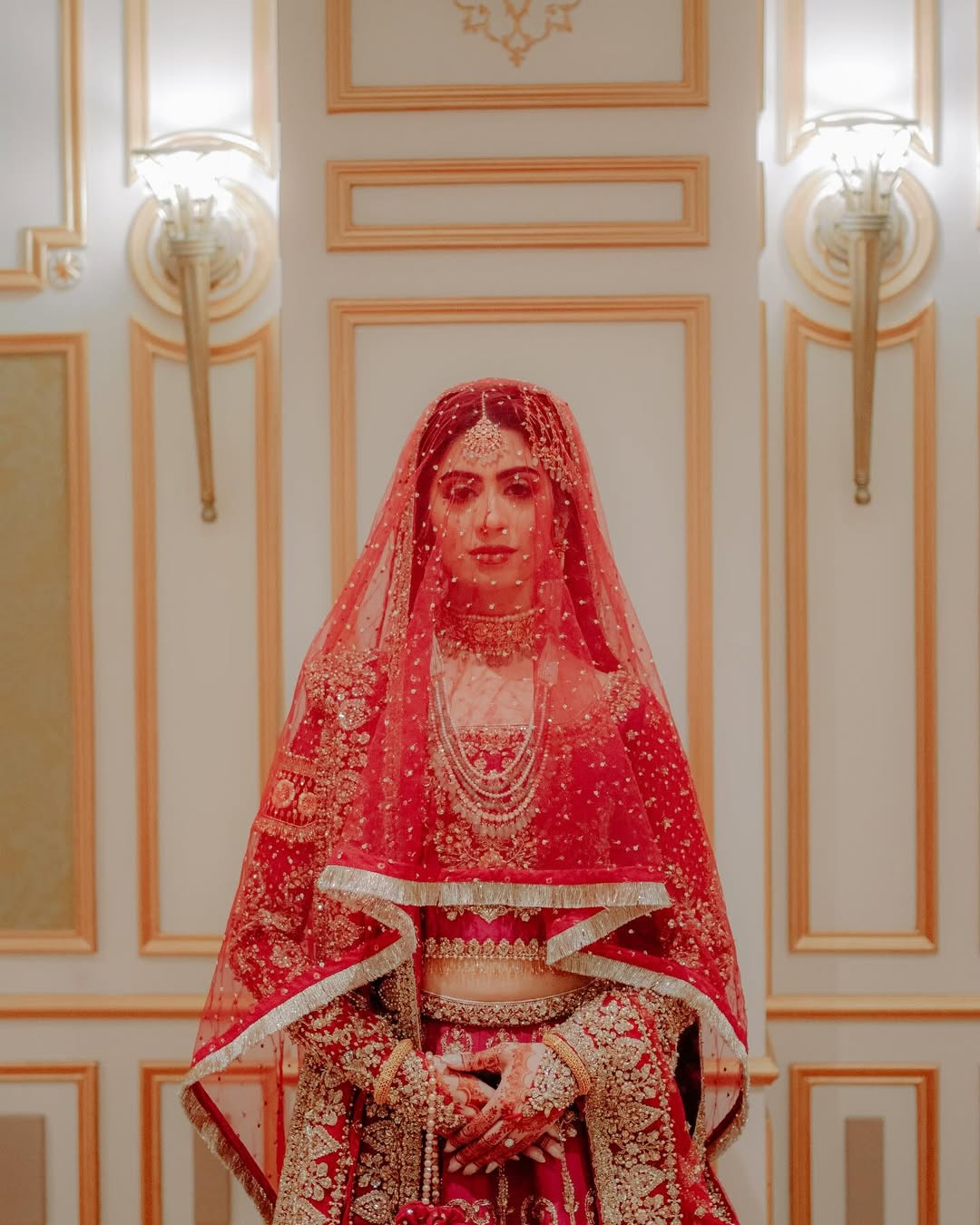 Luxury Red Embroidered Bridal Dupatta Veil – Traditional South Asian Wedding Veil with Intricate Embellishments & Elegant Border