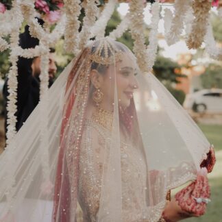 Luxury Long Bridal Dupatta – Pakistani Wedding Veil USA with Delicate Embellishments & Elegant Scalloped Border